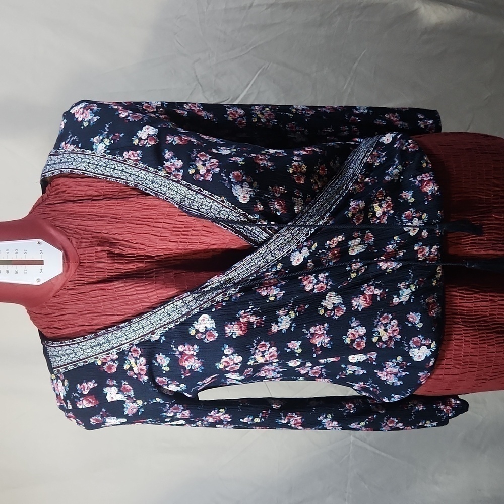Womens SZ M Crave Fame Blouse